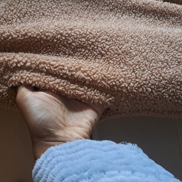 Fabletics Sherpa Teddy Lux Joggers Desert Brown Size Extra Small - Picture 5 of 10